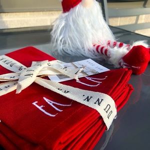 RAE DUNN: Set of 4 Red Embroidered Napkins “Fa la la” - 100% Cotton - Christmas